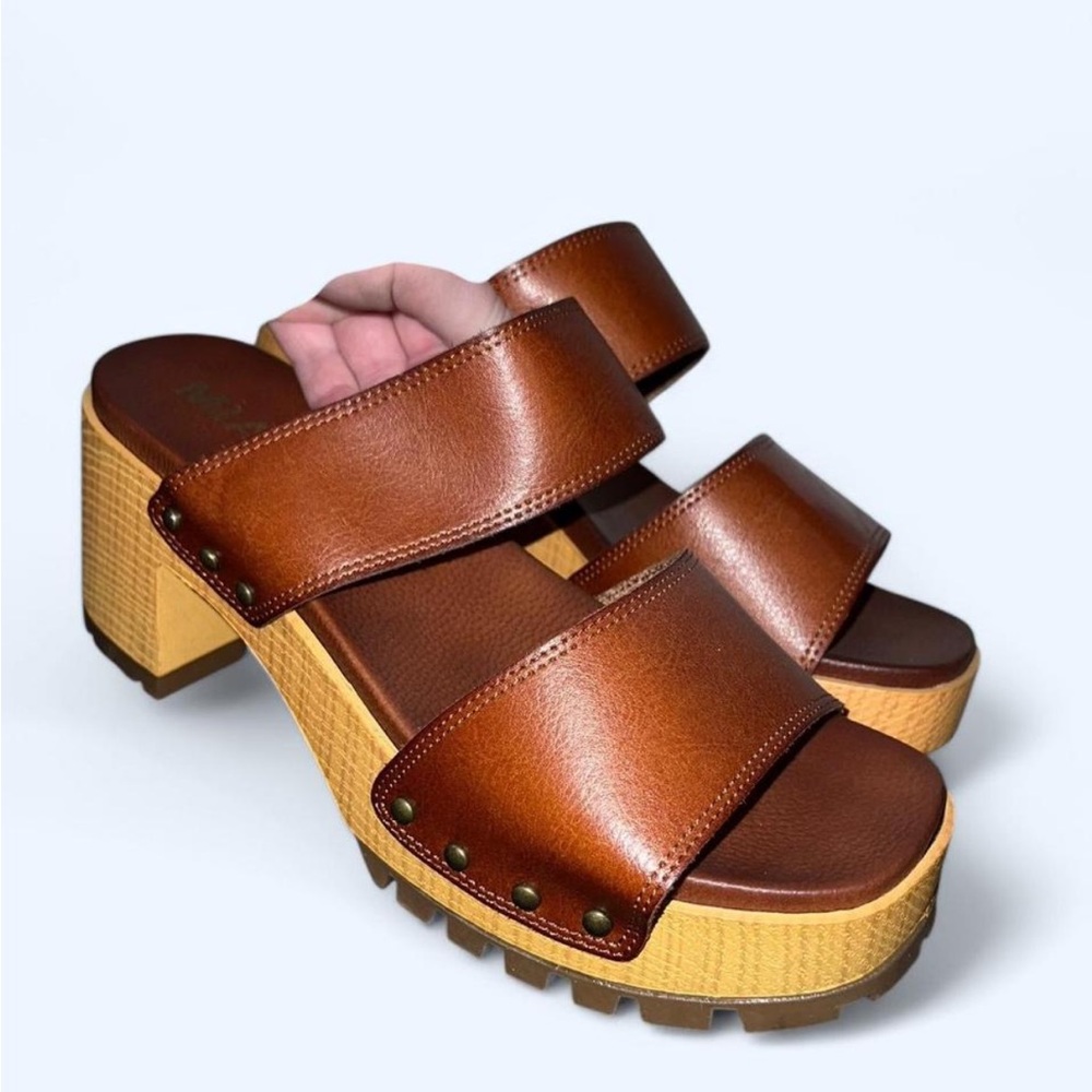 NWOT Brown Leather Platform Sandals